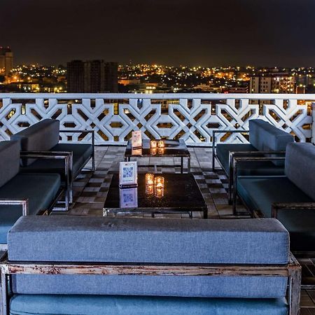 Hilton Yaounde Hotel Buitenkant foto