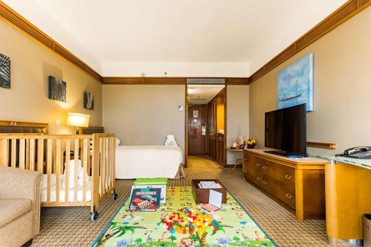 Hilton Yaounde Hotel Buitenkant foto