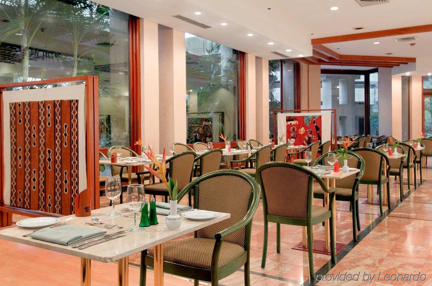 Hilton Yaounde Hotel Restaurant foto