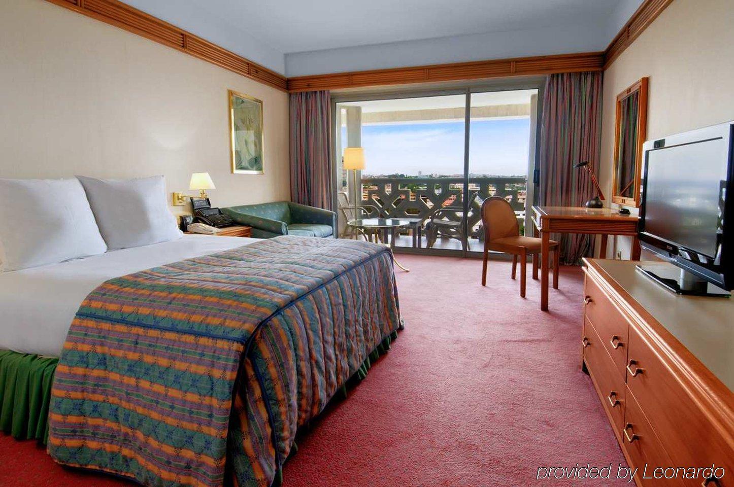 Hilton Yaounde Hotel Kamer foto