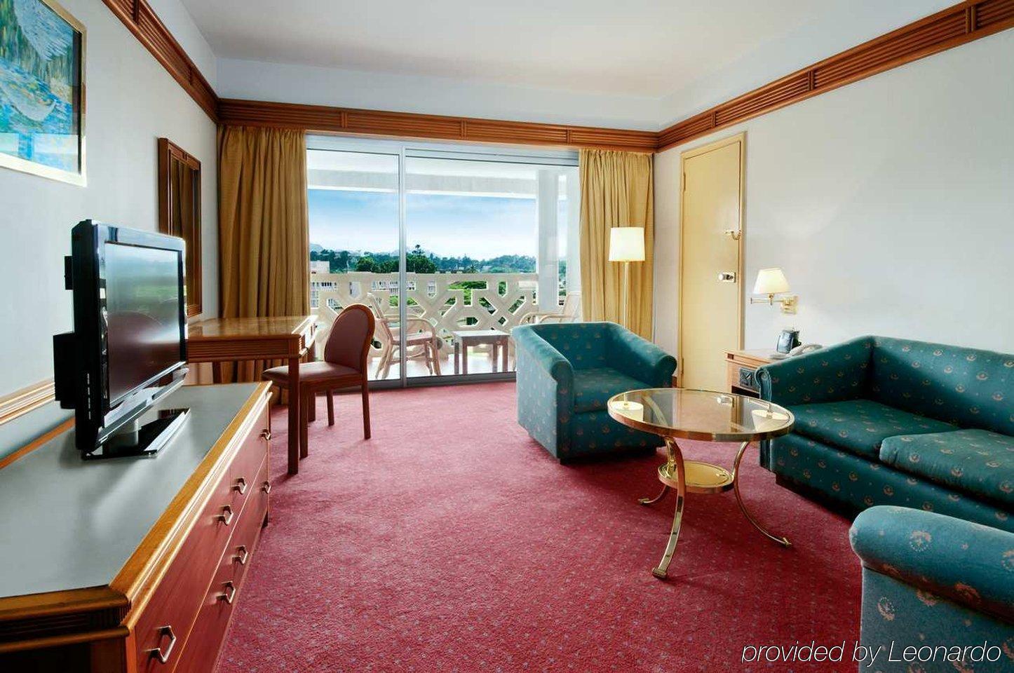 Hilton Yaounde Hotel Kamer foto