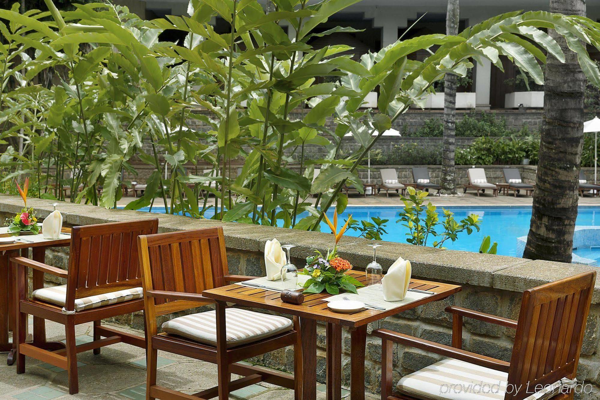 Hilton Yaounde Hotel Buitenkant foto