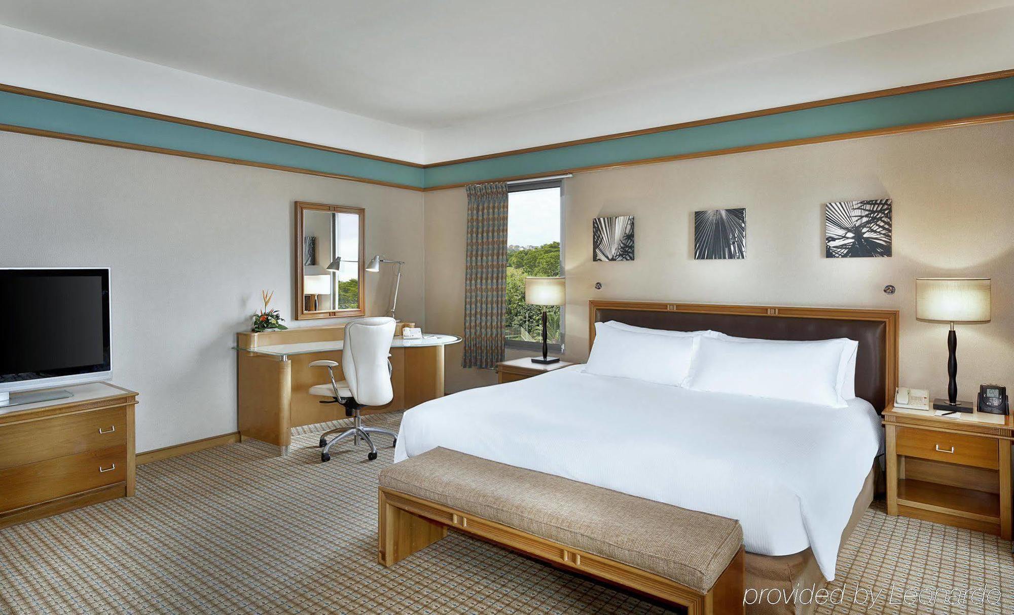 Hilton Yaounde Hotel Buitenkant foto