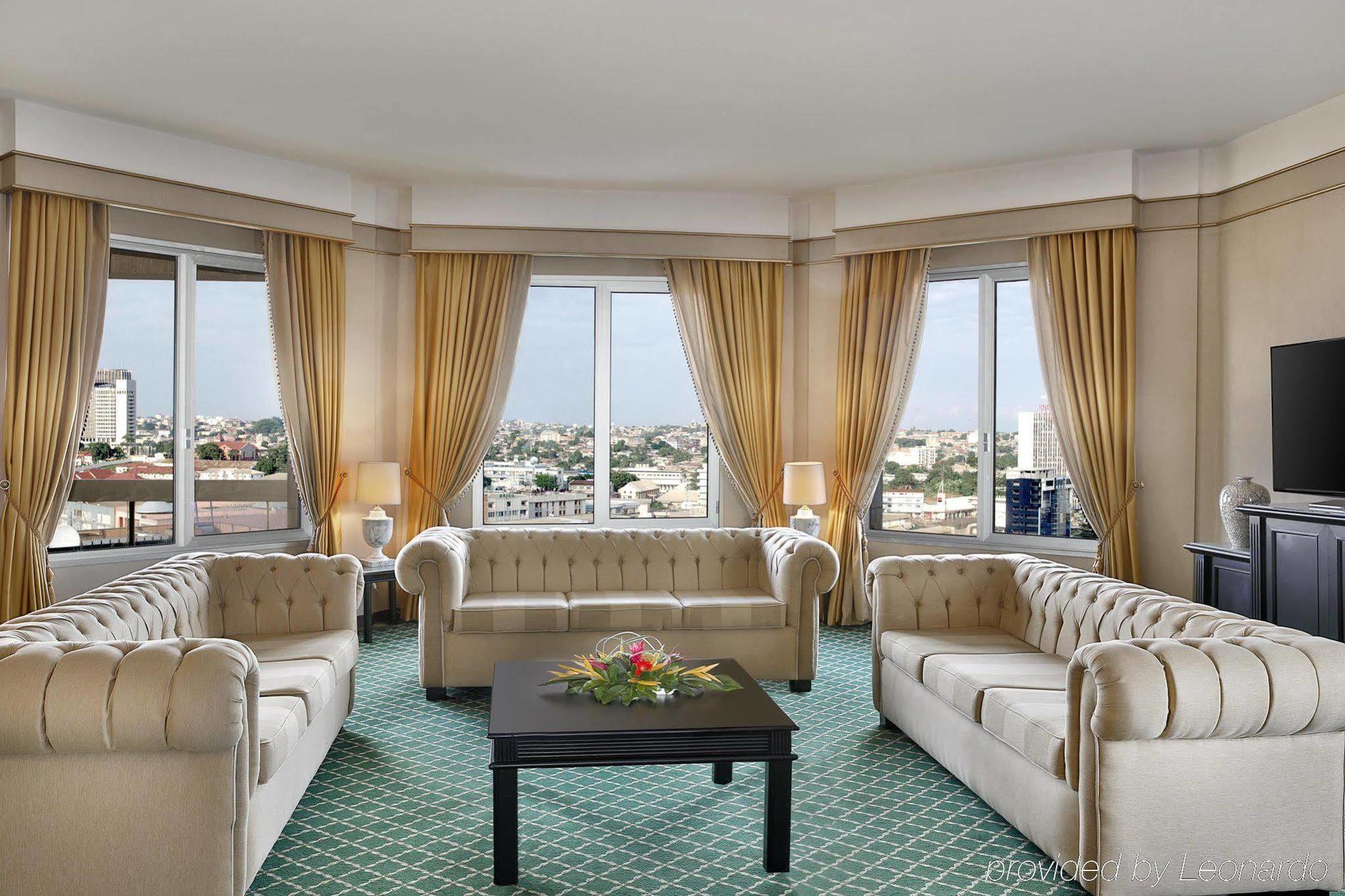 Hilton Yaounde Hotel Buitenkant foto